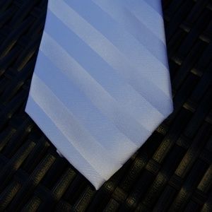 Croft and Barrow White Striped Silk Necktie
